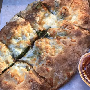 This is vegetarian &amp; its AMAZING. I love the broc n cheese calzone.
