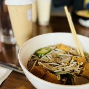 Beef balls and tendon Phó