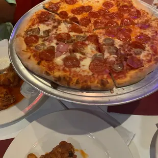 Half pepperoni..half sausage and pepperoni pizza