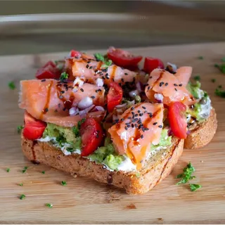 SALMON TOAST