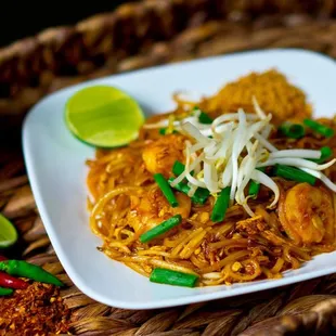 a plate of pad thai