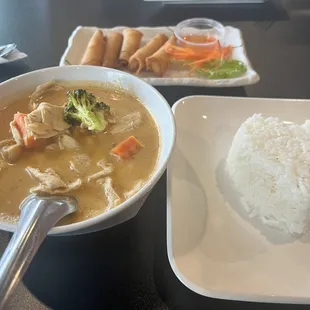 Massaman Curry &amp; fried shrimps
