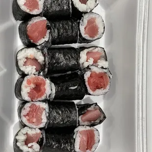 Tuna rolls