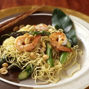 Egg Noodle Salad with Grilled Prawn &amp; Asparagus