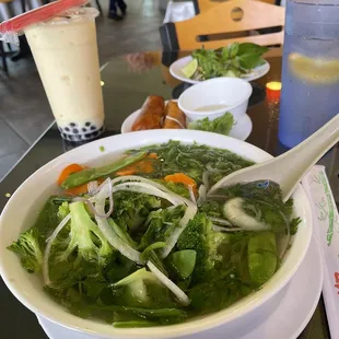 Bland veggie pho