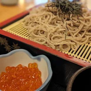 Zaru soba and ikura