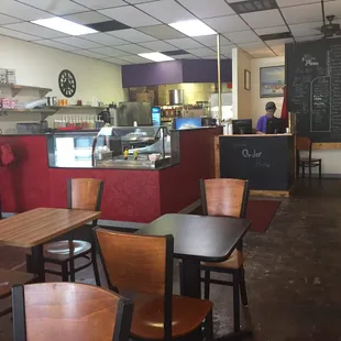 walk up to order counter &amp; self serve pho condiment bar