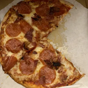 I would&apos;ve took a picture of the whole pizza but it smelled and tasted so good I forgot to