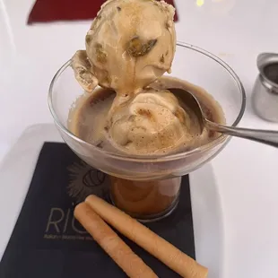 Espresso affogata
