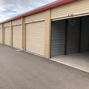 Extra large units for vehicles, trailers, boats or lots of your personal items!