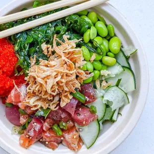 Classic bowl with masago and fried onions added IG: @sherryeatworld