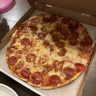 Large pepperoni pizza