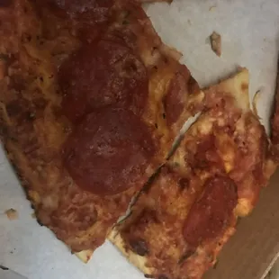 Horrible no cheese and sauceless burnt.