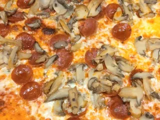 Dom's Pizzeria