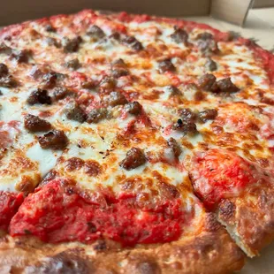 So come with me, you will see The very thing you're searching for  Garlic Pie w/ Sausage from #ianspizza