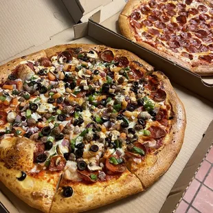 Pepperoni &amp;  Deluxe Pizza