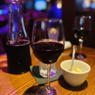 This is the full liter. You def want the full liter. We really enjoyed the house Pinot Noir :)'