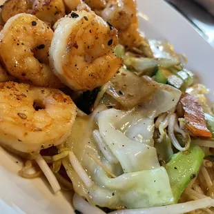 Hibachi shrimp with stir fry vegetables