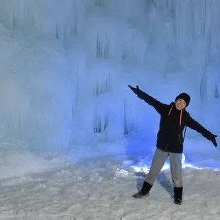 This is my souvenir photo. It will ask if you want to add on a souvenir photo to your package when purchasing your ticket online.