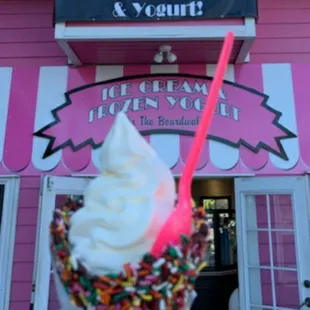 Ice Cream & Frozen Yogurt On the Boardwalk