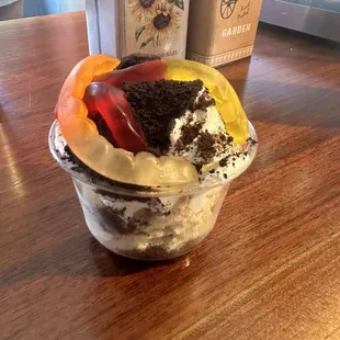 Dirt sundae! So good!