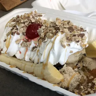 Two scoop custom sunday - banana split