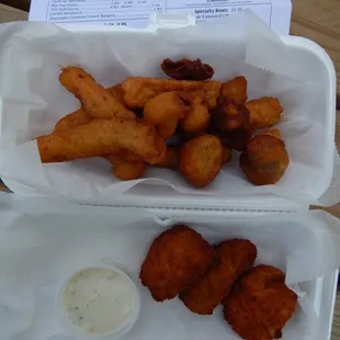 Mixed basket (top), Jalapeno Poppers (bottom) . . .