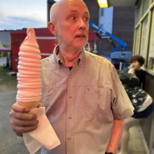 This is a MEDIUM? !!!