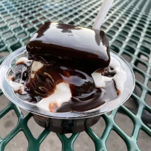 Hot fudge cake