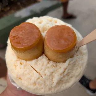So ono. The milk ice flavor is bomb. The custard is amazing. Gotta go back for more.