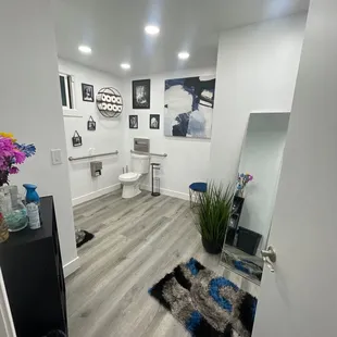 Super pretty bathroom!
