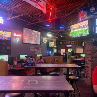 Table tops and booths