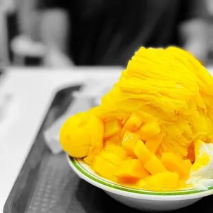 Mango Shaved Ice  | @whaevaeats