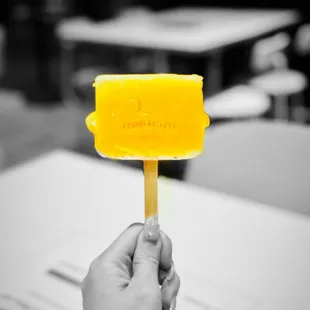 Mango Popsicle | @whaevaeats