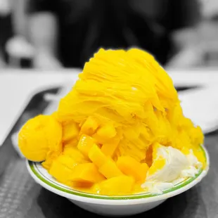 Mango Shaved Ice  | @whaevaeats