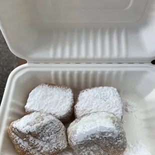 Beignets (2 orders)