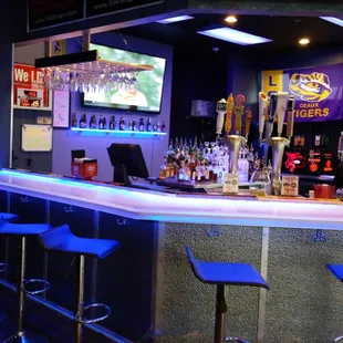 Beautiful bar... fun place for events! Can accomodate large groups. Ice House Bar &amp; Grill is a smokin&apos; hot place!!