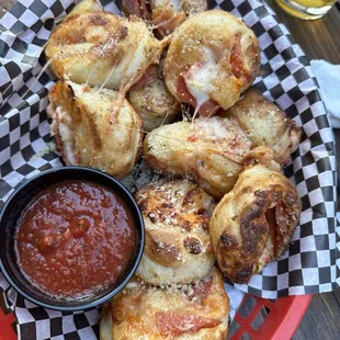 Pizza Knots