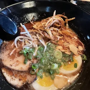 Black Garlic Ramen  10/10 really good !