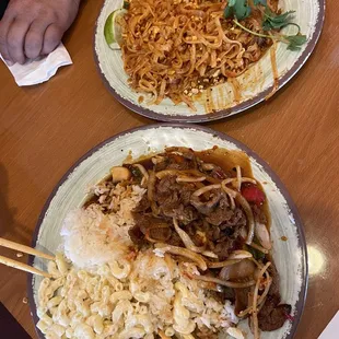 T7. Hot and Spicy Beef Teriyaki  D6. Pad Thai