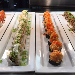 This buffet place have some really good sushi.