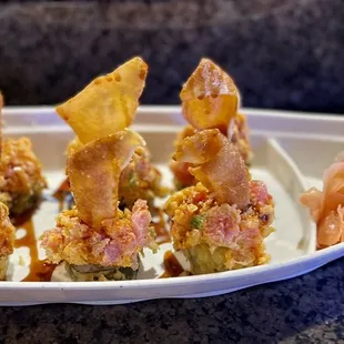 First time trying their " BUSTED ROLL " and it was amazing! We usually get the "VOLCANO ROLL " but now we have a new favorite.