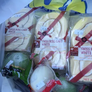 Yum.... Wheat Roll Cakes &amp; Daifuku (Red Bean Cake)