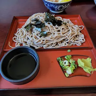 Zora Soba (cold dipping noodles) &amp; Oyakodon