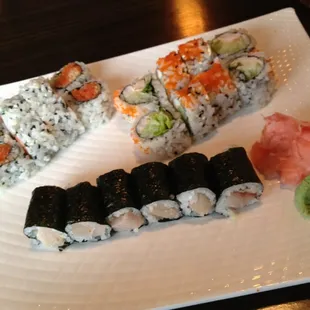 Lunch special three rolls of sushi plus a salad for 7.95. Loved the yellowtail roll!