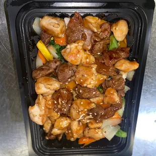 Teppanyaki Steak and Chicken with vegetables
