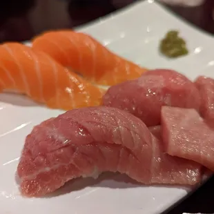 Toro and salmon nigiri