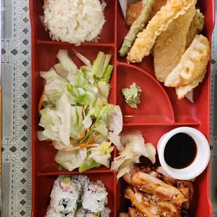 Chicken bento (lunch).