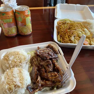 Short ribs and shrimp yakisoba