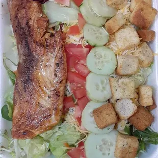 House salad w/ Salmon